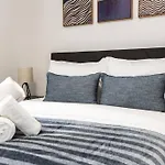 Urban Zen, Aircon, King Bed, 10 Min Wem & Dt!